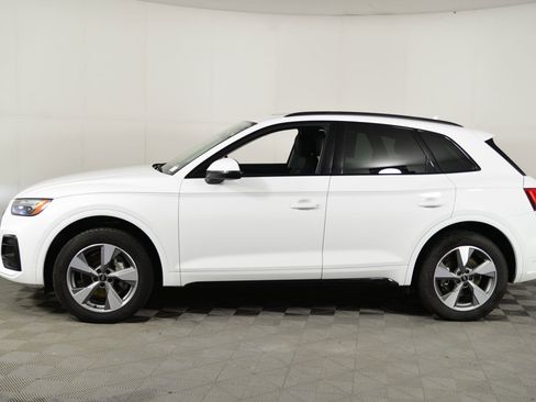 Certified 2025 Audi Q5 Premium w/ Convenience Plus Package image 2