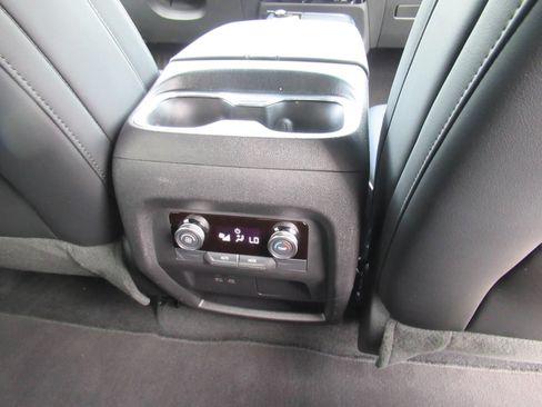 Used 2026 Buick Enclave Preferred FWD image 32