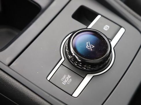 Used 2025 Volkswagen Tiguan SE w/ Panoramic Sunroof Package image 25