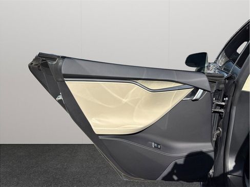 Used 2018 Tesla Model S 100D image 39