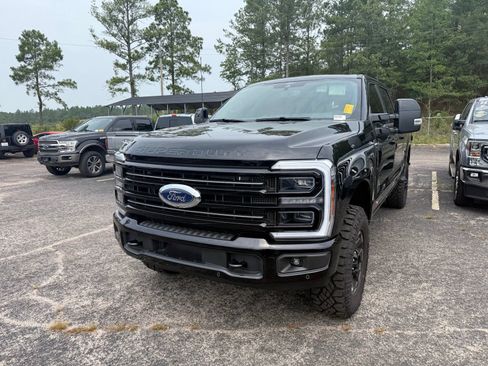 Used 2026 Ford F250 Platinum w/ Tremor Off-Road Package AWD/4WD image 3