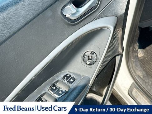 Used 2017 Hyundai Santa Fe SE w/ SE Premium Package 02 AWD/4WD image 21