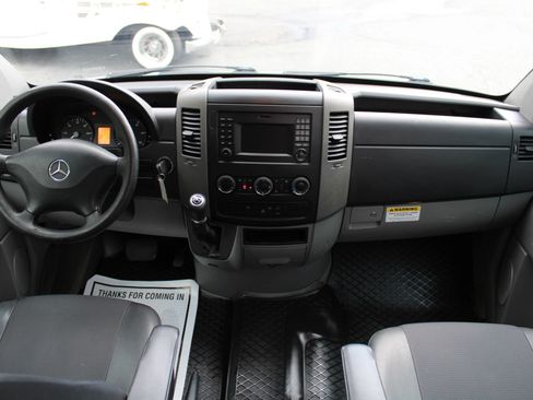 Used 2016 Mercedes-Benz Sprinter 2500 image 11