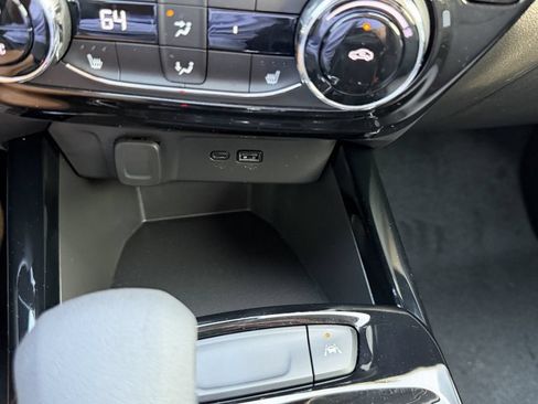 Used 2026 Chevrolet Trax LT w/ Driver Confidence Package FWD image 24