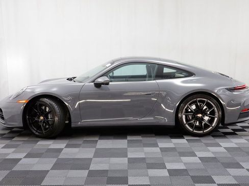 Used 2025 Porsche 911 Carrera image 4