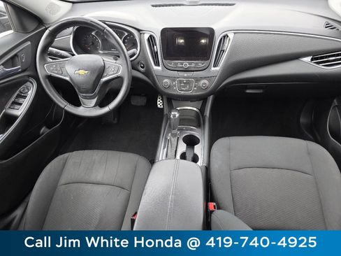 Used 2016 Chevrolet Malibu LT image 21