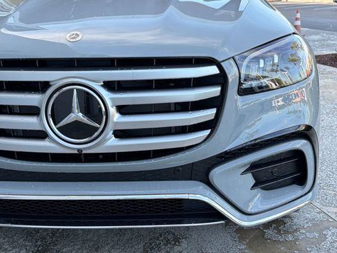 New 2026 Mercedes-Benz GLS 580 4MATIC image 10