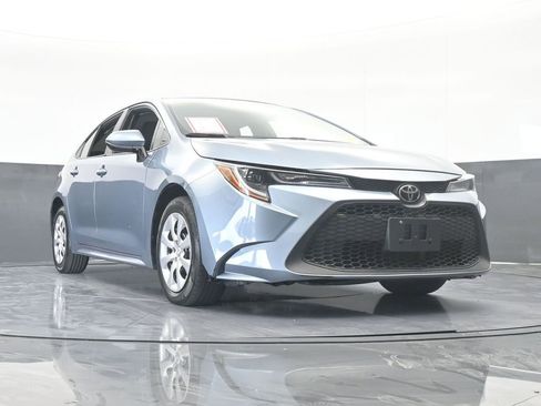 Used 2021 Toyota Corolla LE image 59