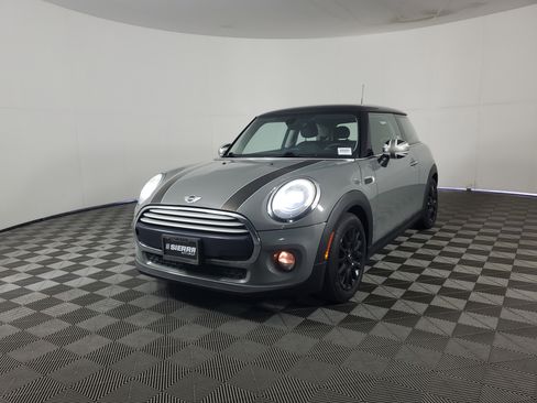 Used 2015 MINI Cooper 2-Door Hardtop image 8