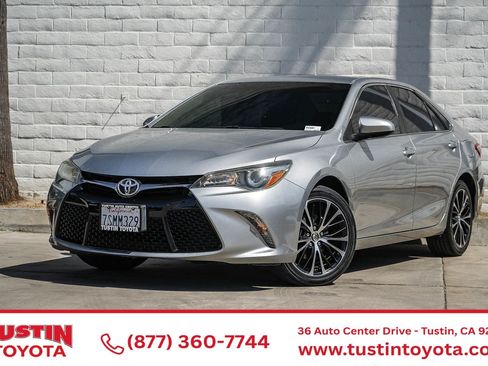Used 2016 Toyota Camry SE FWD image 1