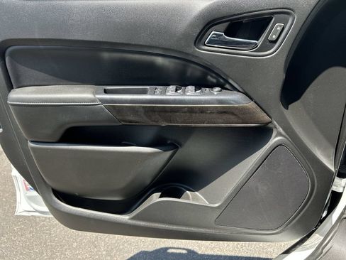 Used 2020 GMC Canyon SLE w/ Driver Alert Package RWD image 22