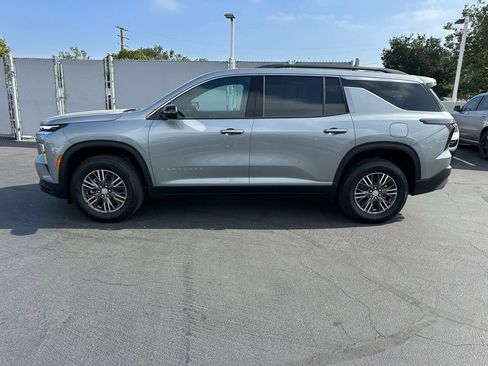 Used 2026 Chevrolet Traverse LT w/ LPO, Floor Liner Package FWD image 2
