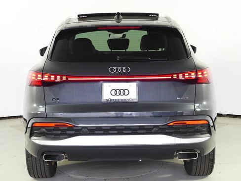 Used 2025 Audi Q5 Premium Plus w/ Premium Plus AWD/4WD image 8