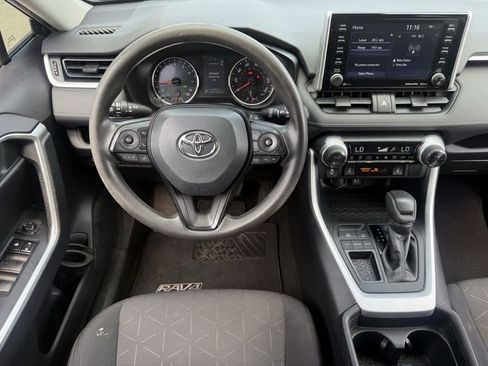 Used 2019 Toyota RAV4 XLE FWD image 12