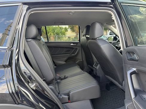Certified 2023 Volkswagen Tiguan SE FWD image 14