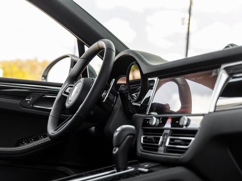 Certified 2026 Porsche Macan Turbo AWD/4WD image 48