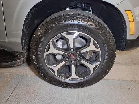 New 2026 GMC Yukon AT4 w/ AT4 Preferred Package AWD/4WD image 5