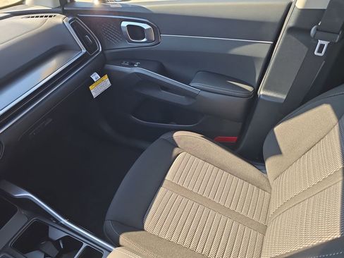 New 2026 Kia Sorento LX FWD image 17