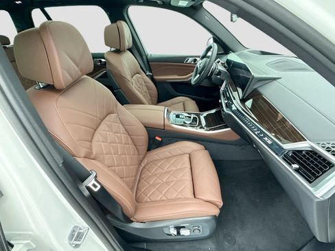 New 2026 BMW X5 xDrive40i w/ M Sport Package AWD/4WD image 19