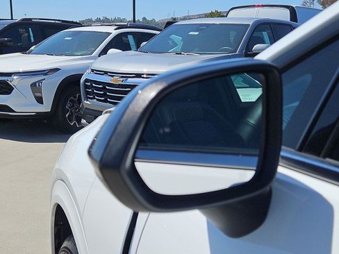 Used 2024 Chevrolet Equinox EV LT w/ LPO, Blackout Package FWD image 20