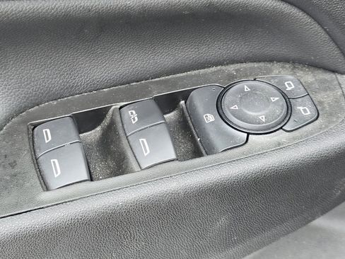 Used 2022 Chevrolet Equinox LT image 17