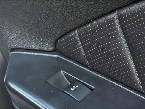 Used 2010 Ford Mustang GT Premium RWD image 10