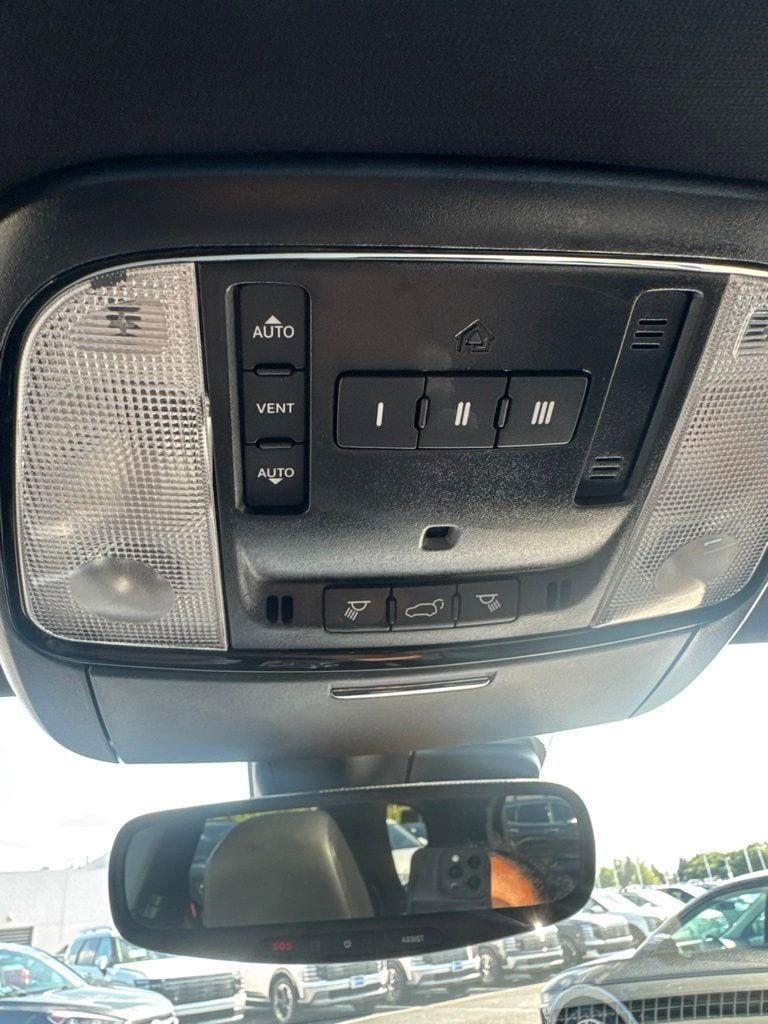 Used 2025 Dodge Durango R/T AWD/4WD image 21