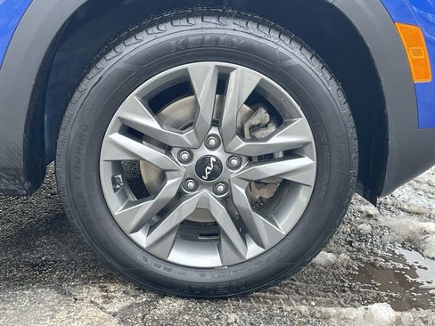Used 2023 Kia Seltos LX image 9