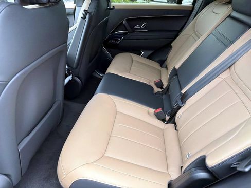 New 2026 Land Rover Range Rover Sport Dynamic SE AWD/4WD image 12