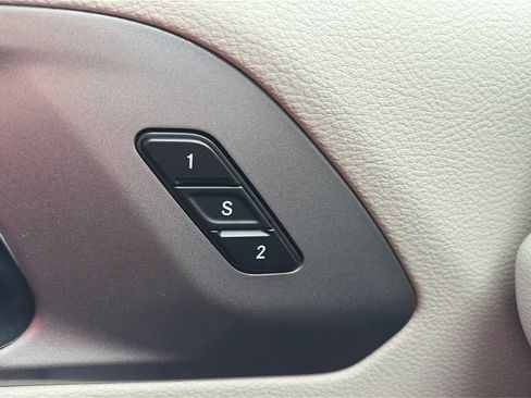 Used 2024 Chrysler Pacifica Touring-L FWD image 50