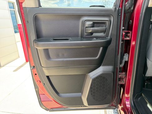 Used 2018 RAM 1500 Express w/ Express Value Package AWD/4WD image 16