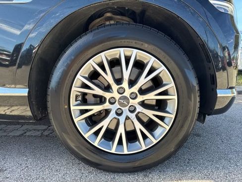 Used 2024 Genesis GV80 2.5T AWD/4WD image 9