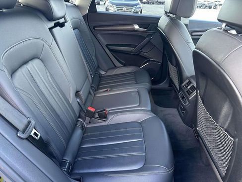 Used 2022 Audi Q5 2.0T Premium w/ Convenience Package image 11