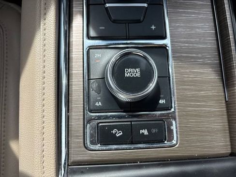 Used 2024 Ford Expedition Max Limited AWD/4WD image 17