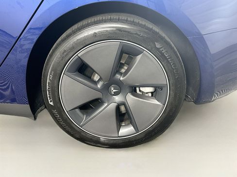 Used 2023 Tesla Model 3 Standard Range image 11