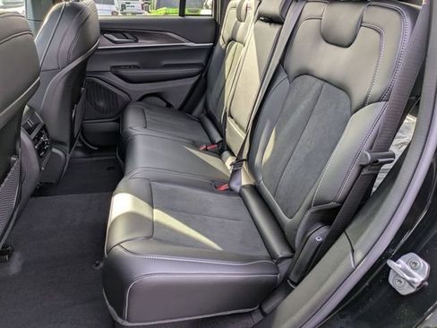 New 2026 Jeep Grand Cherokee Altitude AWD/4WD image 32