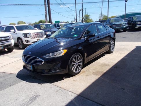 Used 2019 Ford Fusion SE AWD/4WD image 6