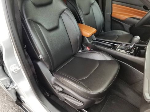 Certified 2025 Jeep Compass Limited AWD/4WD image 12