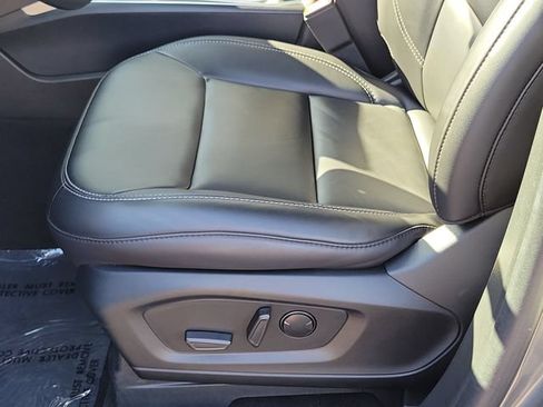 Certified 2022 Ford Explorer XLT w/ Equipment Group 202A RWD image 14