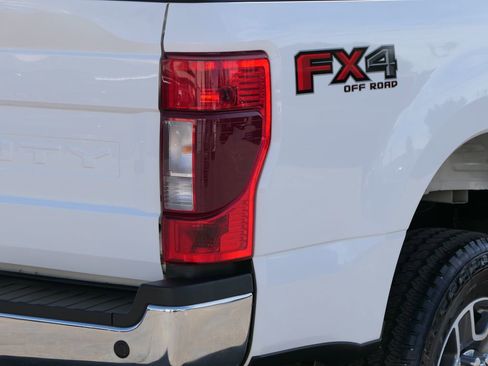 Used 2022 Ford F250 Lariat w/ Lariat Value Package AWD/4WD image 5