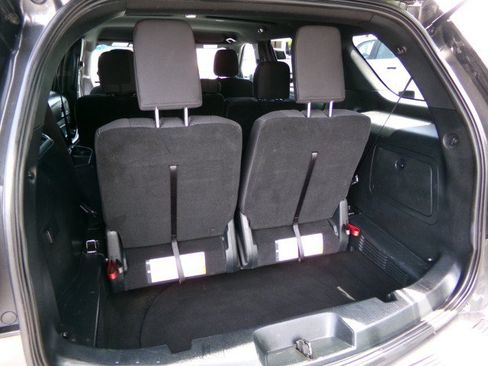 Used 2018 Ford Explorer XLT AWD/4WD image 25