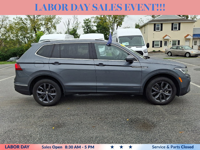 Used 2023 Volkswagen Tiguan SE w/ Panoramic Sunroof Package AWD/4WD image 12