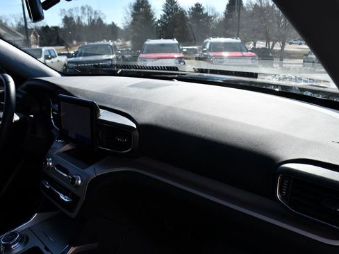 Used 2023 Ford Explorer XLT w/ Equipment Group 202A image 15