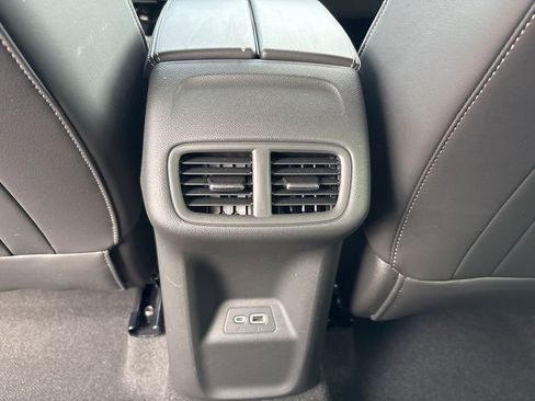 Used 2023 Buick Envision Essence AWD/4WD image 21