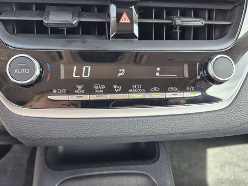 Certified 2025 Toyota Corolla LE w/ Convenience Package image 30