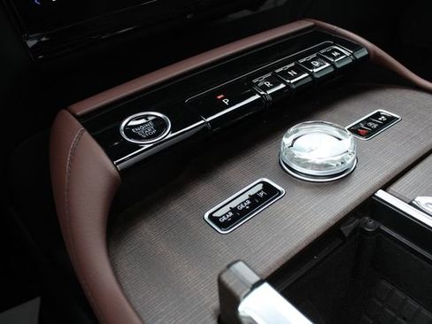 New 2026 Lincoln Navigator Reserve AWD/4WD image 15
