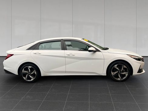 Used 2023 Hyundai Elantra Limited FWD image 6