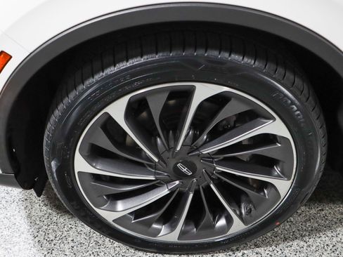 Used 2021 Lincoln Aviator Reserve w/ Equipment Group 201A image 11