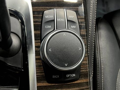Used 2018 BMW M550i xDrive AWD/4WD image 26