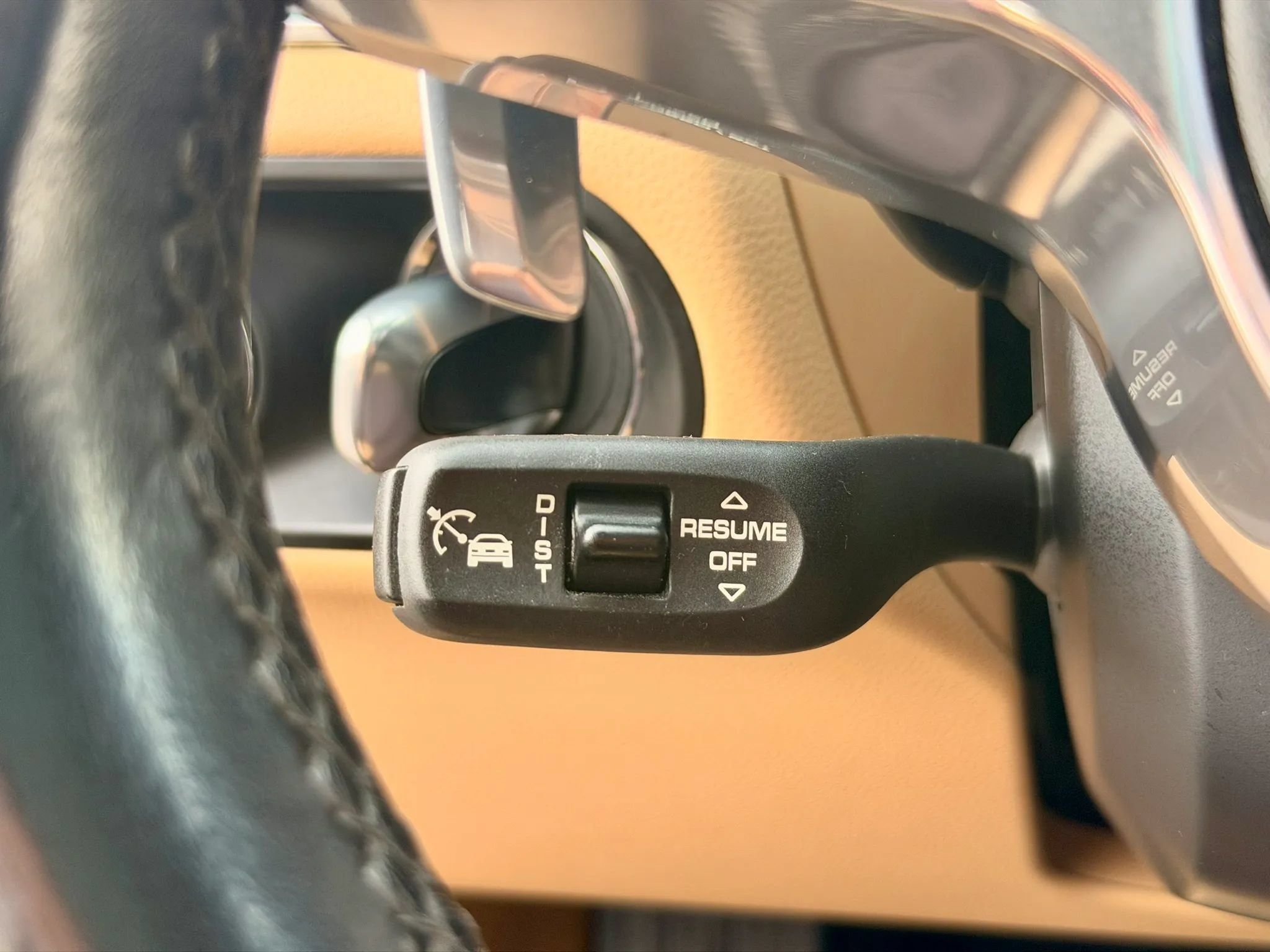 Used 2018 Porsche Macan Sport Edition AWD/4WD image 37